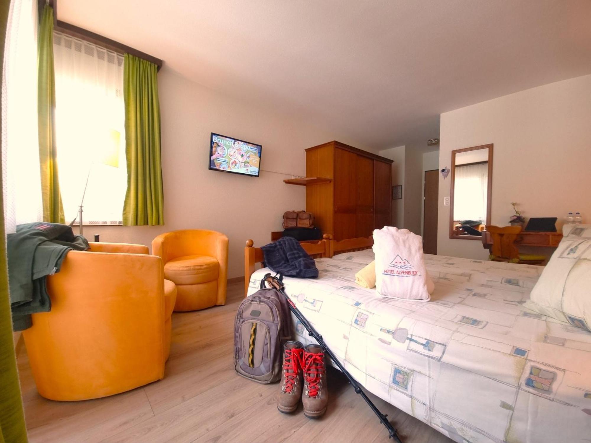 Hotel Alpenblick-Leukerbad-Therme Zimmer foto