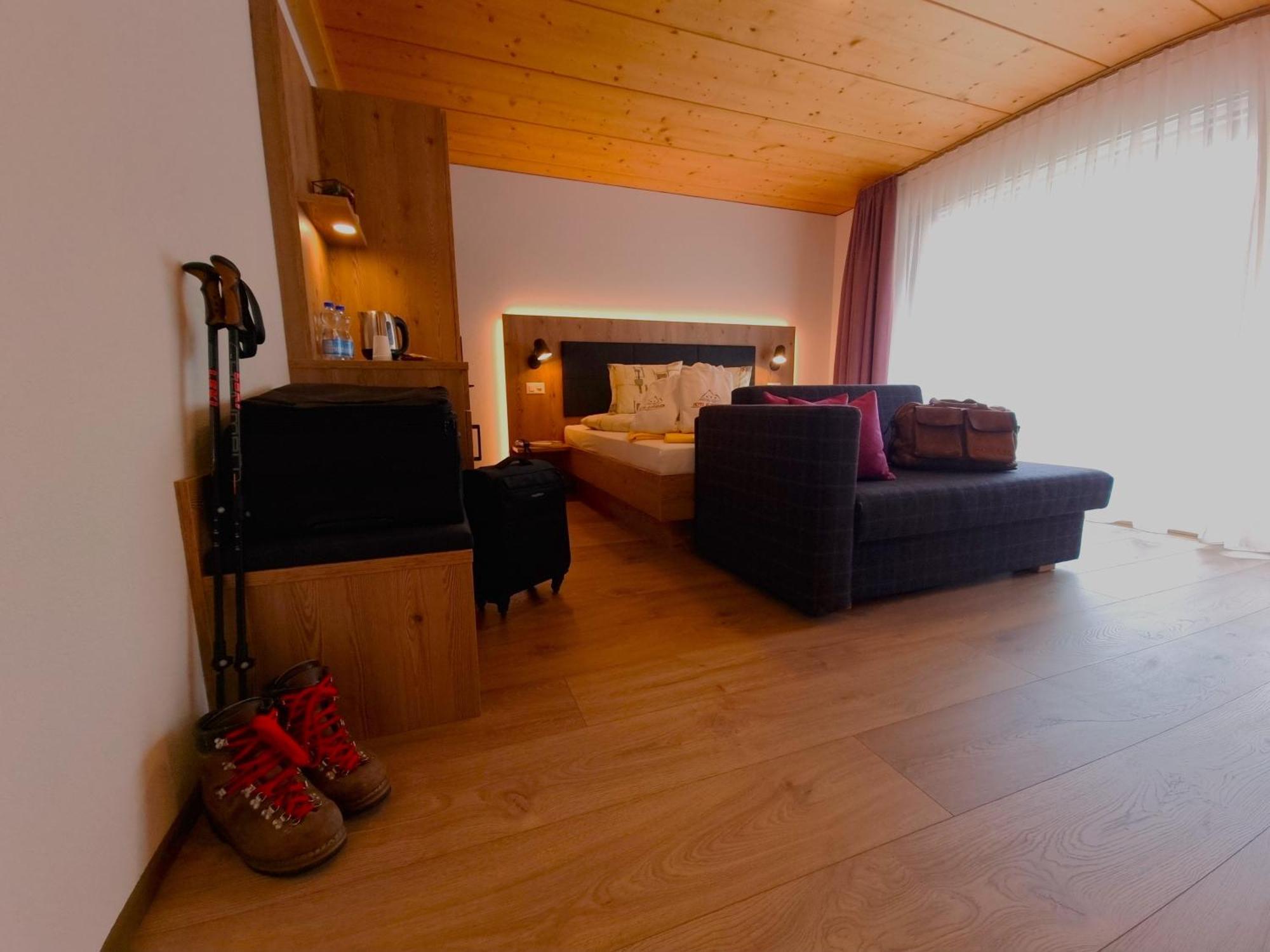 Hotel Alpenblick-Leukerbad-Therme Zimmer foto