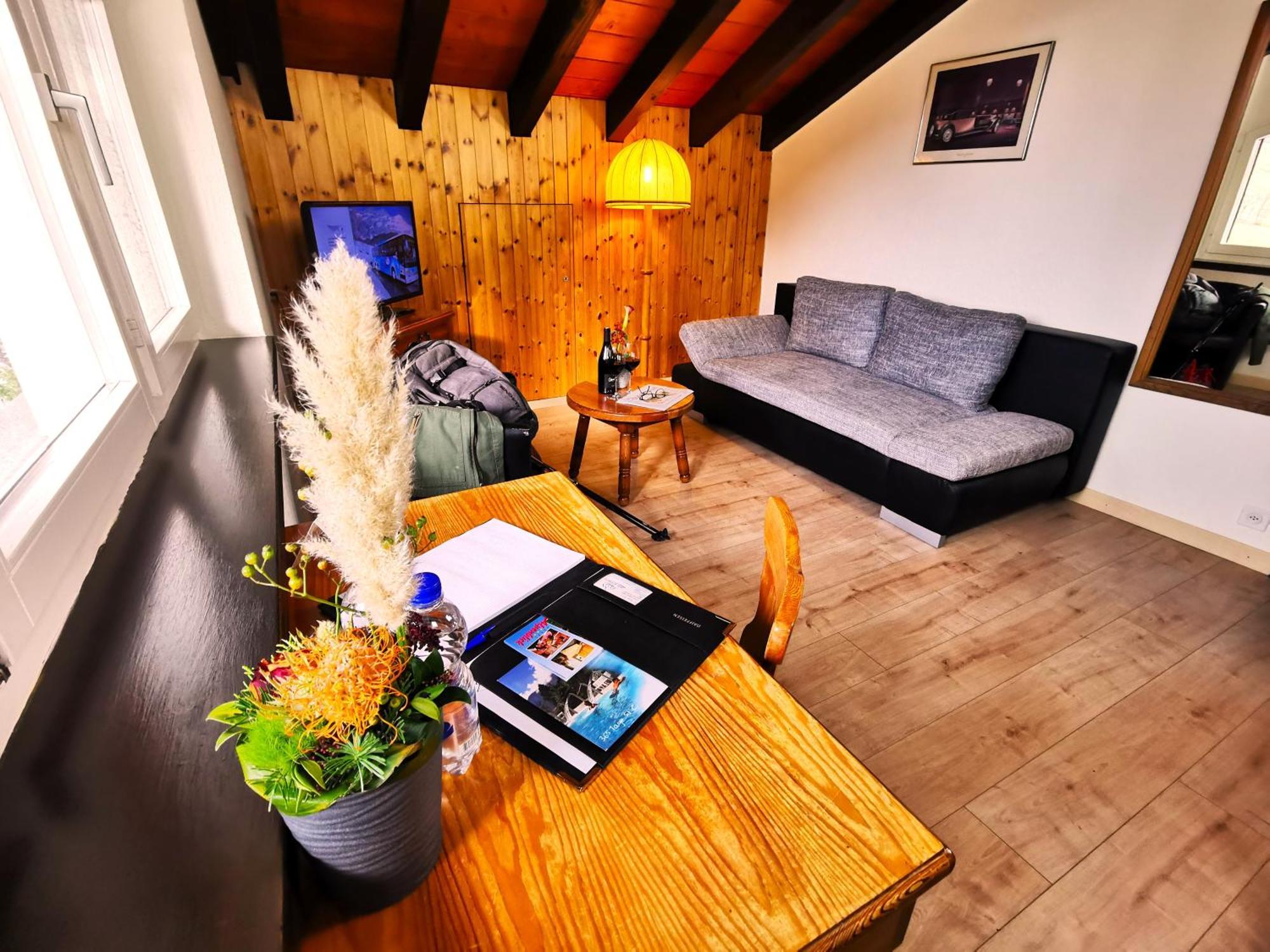Hotel Alpenblick-Leukerbad-Therme Zimmer foto