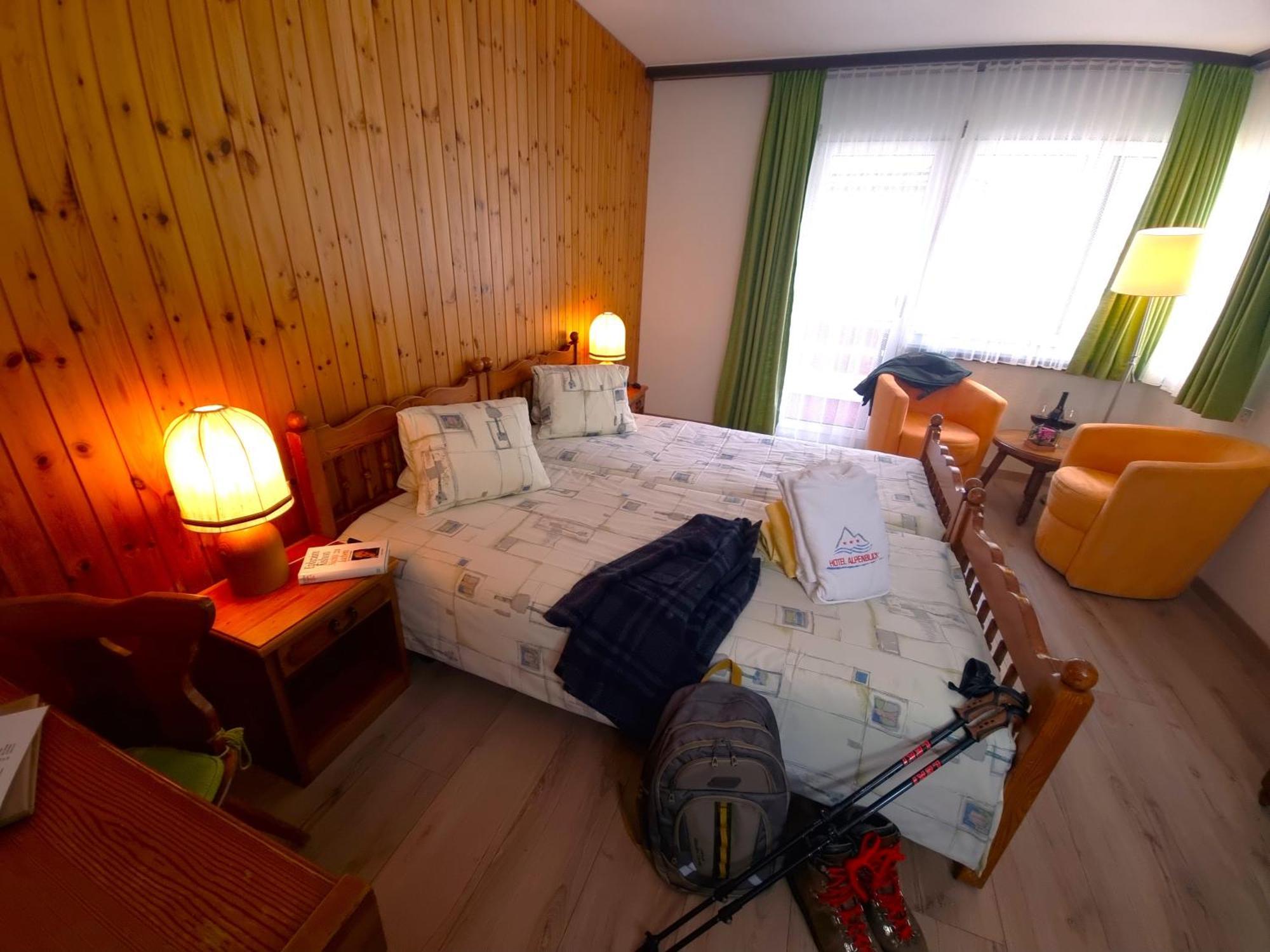 Hotel Alpenblick-Leukerbad-Therme Zimmer foto